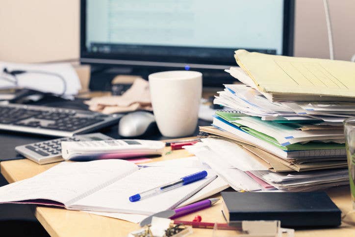 Einfuhrung einer clean desk richtlinie fur aufgeraumte arbeitsplatze 